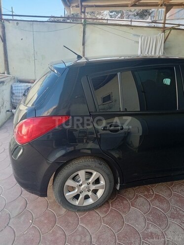 Nissan Tiida-4