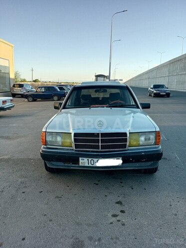 Mercedes 190-1