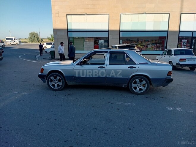 Mercedes 190-5