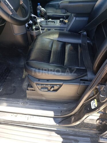 Land Rover Discovery-10