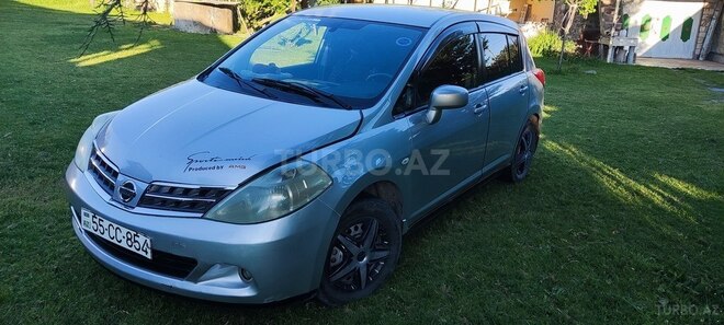 Nissan Tiida-9