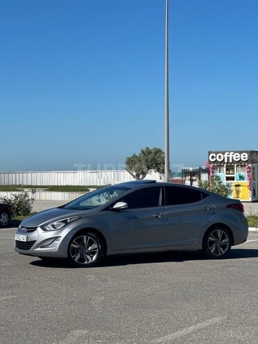 Hyundai Elantra-2
