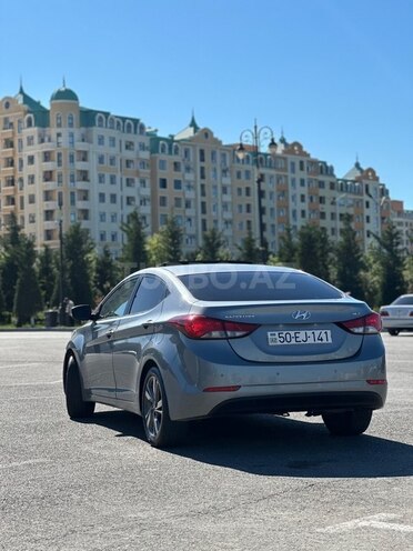 Hyundai Elantra-6