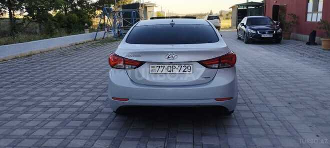 Hyundai Elantra-7