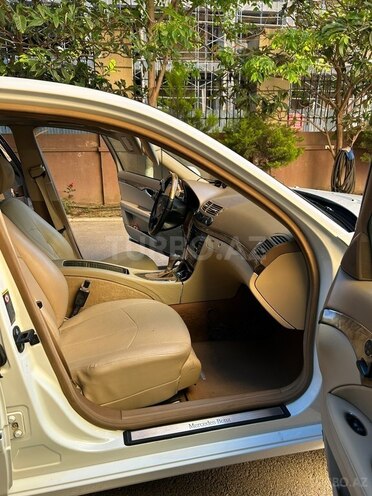 Mercedes E 350-10