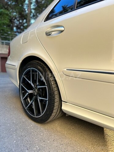 Mercedes E 350-7
