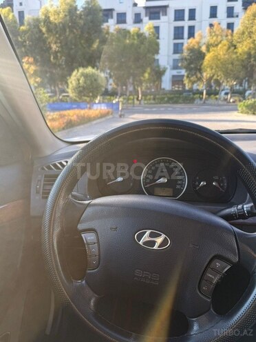Hyundai Sonata-11