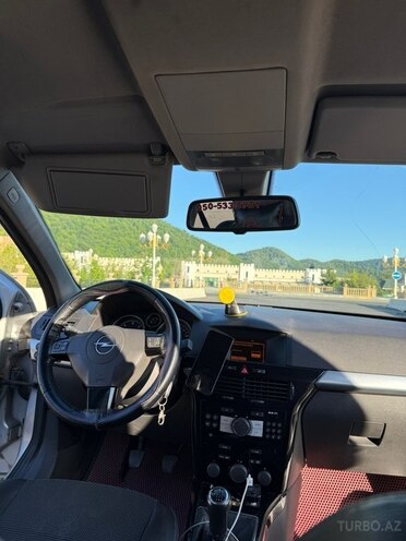Opel Astra-11