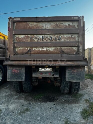 Mack Granite-5