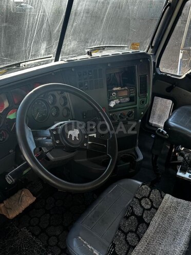 Mack Granite-6