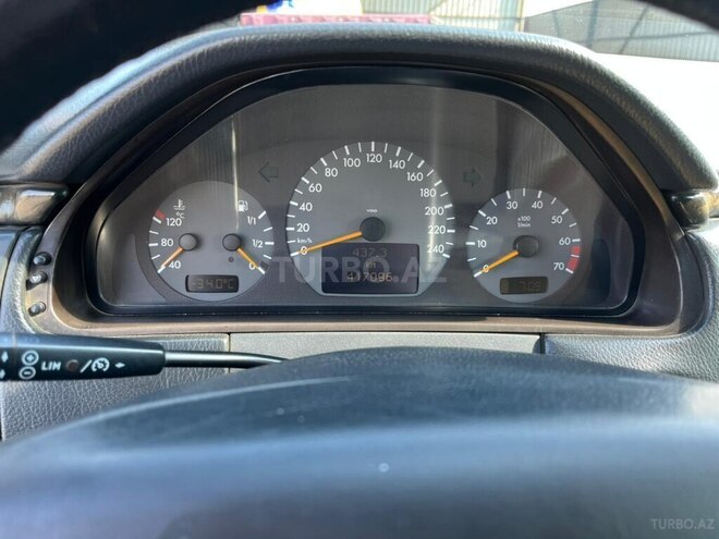 Mercedes E 240-7