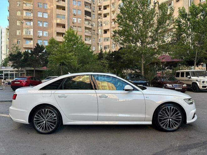 Audi A6-4