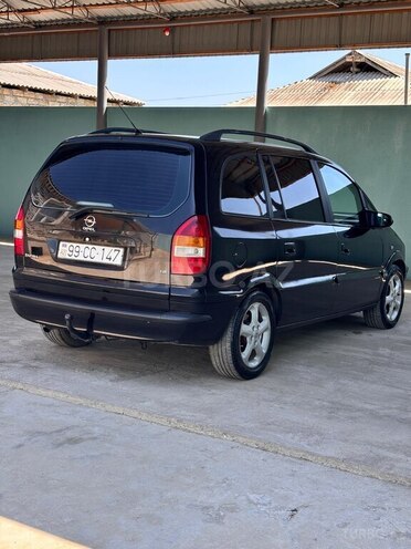 Opel Zafira-2