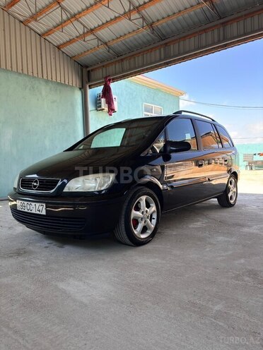 Opel Zafira-1
