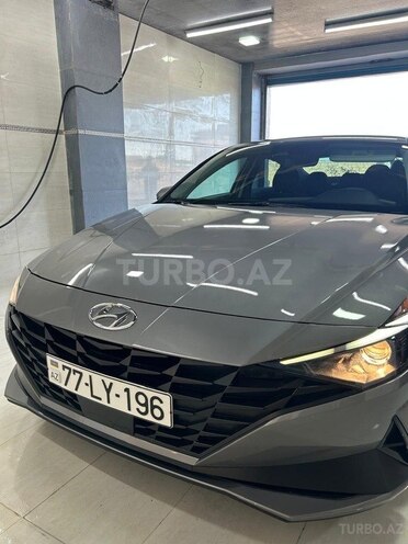 Hyundai Elantra-8