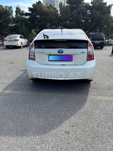 Toyota Prius-2