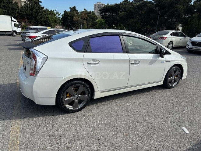 Toyota Prius-3