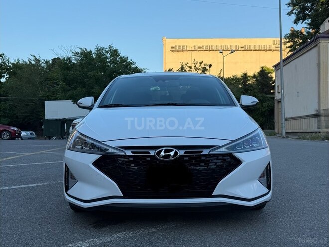 Hyundai Elantra-1