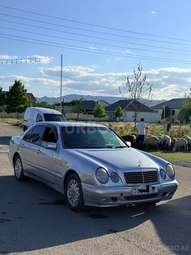 Mercedes E 220-6