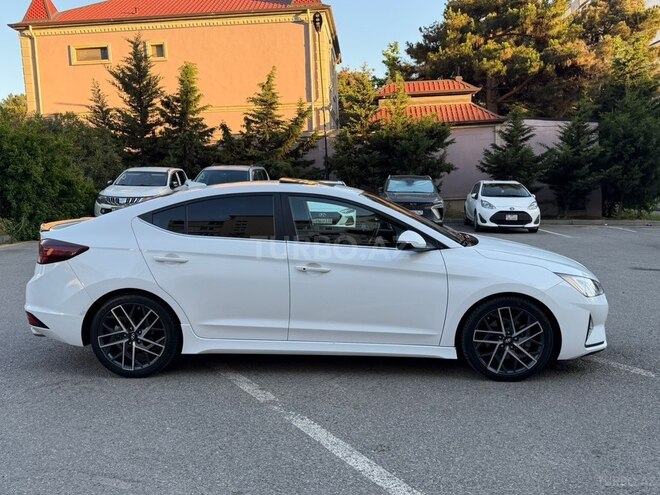 Hyundai Elantra-5