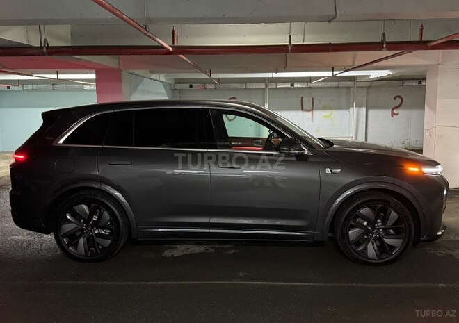 Li Auto L7-3