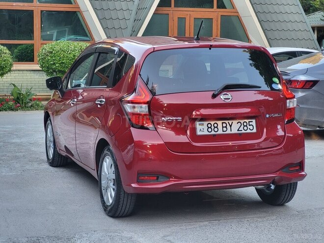 Nissan Note-8