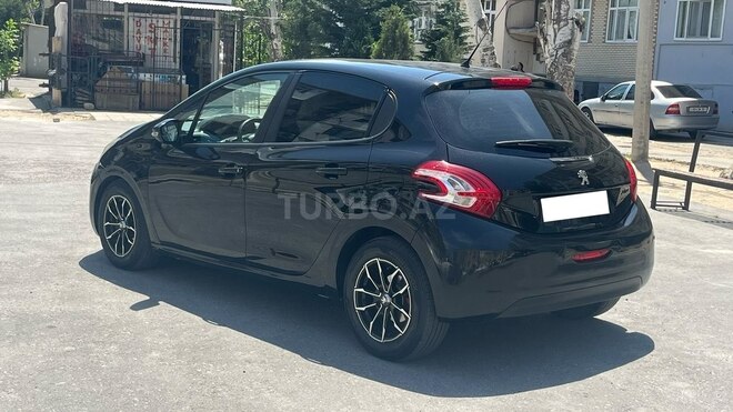 Peugeot 208-4