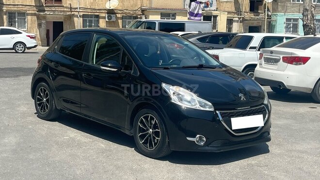 Peugeot 208-8