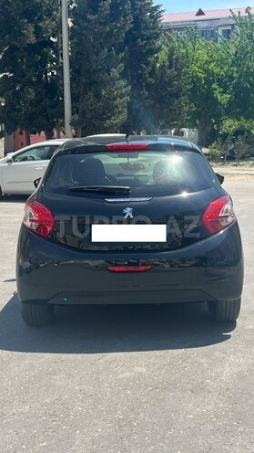 Peugeot 208-5