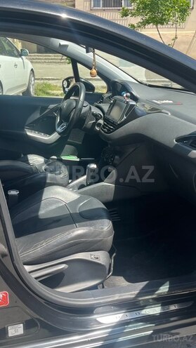 Peugeot 208-13