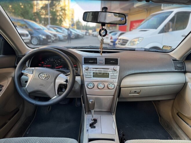 Toyota Camry-13