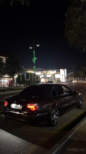 BMW 523-4