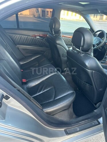 Mercedes E 200-13