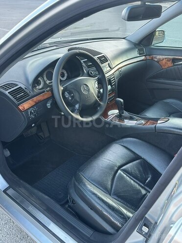 Mercedes E 200-10