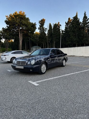 Mercedes E 240-2