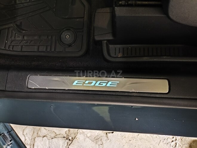 Ford Edge-19