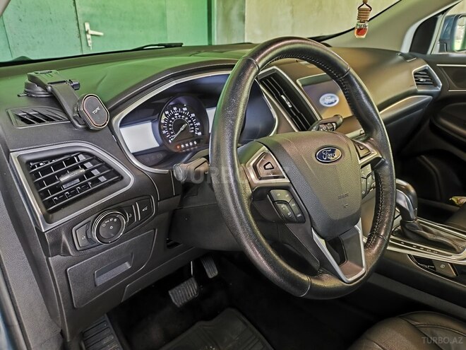 Ford Edge-13