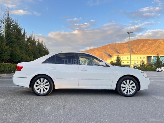 Hyundai Sonata-8