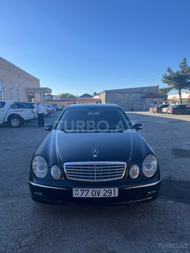 Mercedes E 280-1