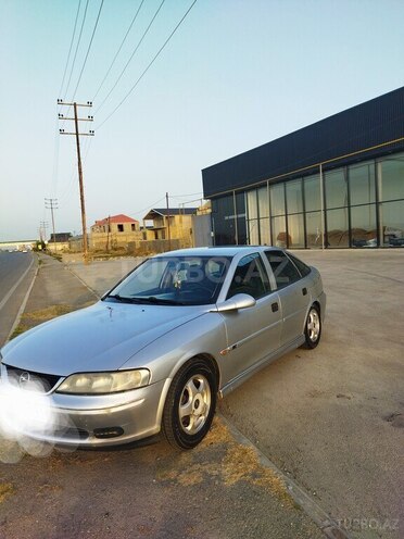 Opel Vectra-4