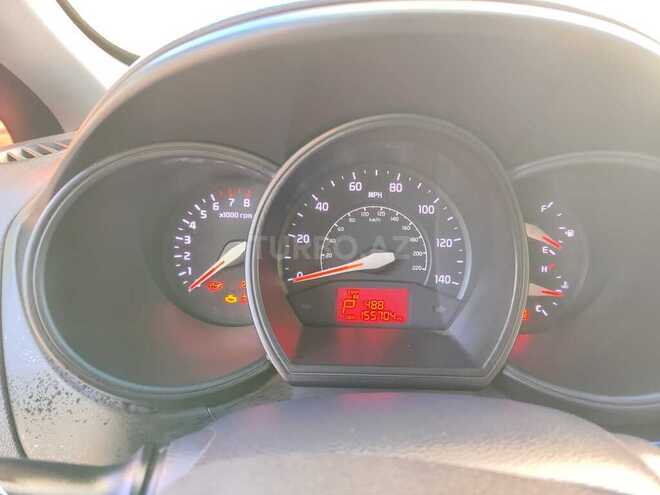 Kia Rio-5