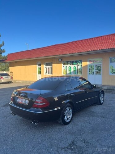 Mercedes E 280-9