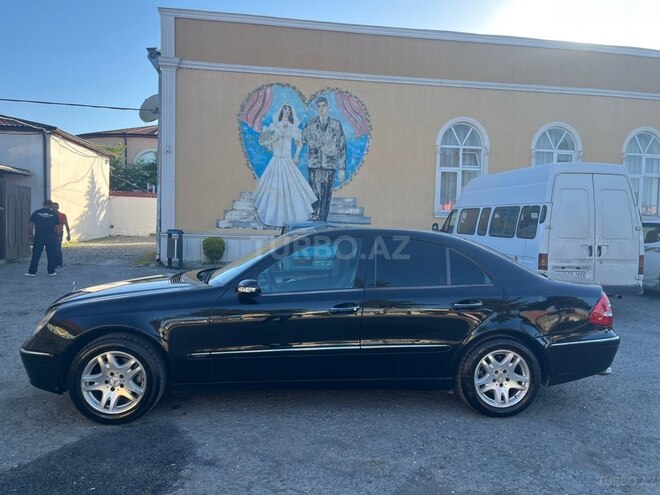 Mercedes E 280-8