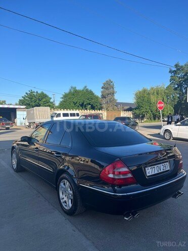 Mercedes E 280-11