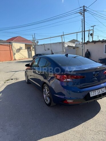 Hyundai Elantra-5