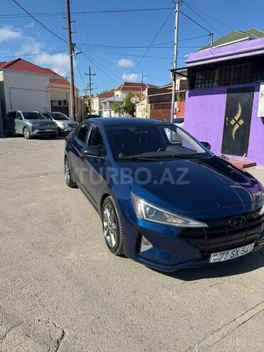 Hyundai Elantra-3