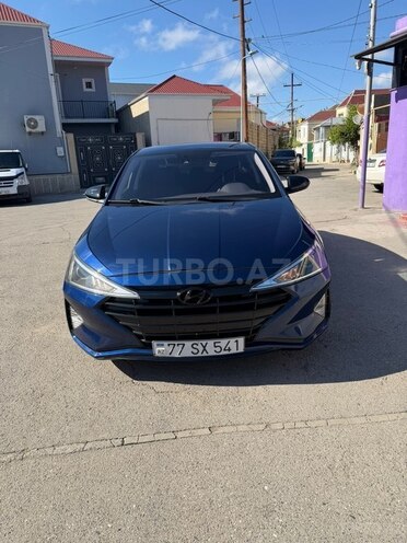 Hyundai Elantra-1