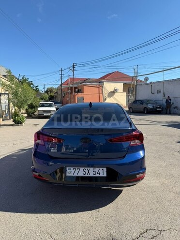 Hyundai Elantra-6