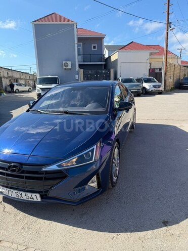 Hyundai Elantra-2