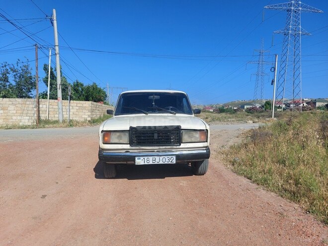 LADA (VAZ) 2107-1